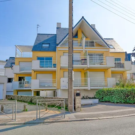 Vue - 50 M Apartment *